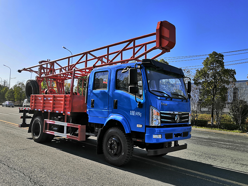 東風(fēng)華神雙排5型汽車(chē)鉆機(jī)